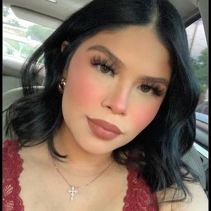 Meet your Posher, Alejandra